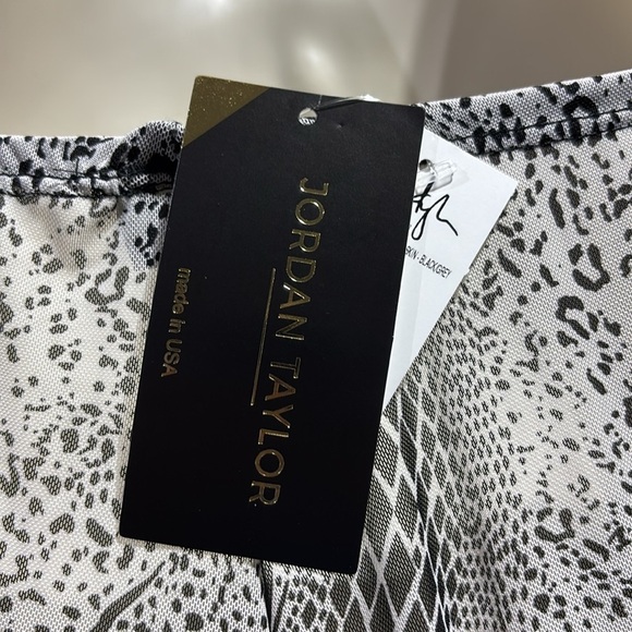 Jordan Taylor Wide Leg,animal skin pattern,elastic/tie waist,sheer,coverup pants - Picture 9 of 10